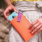Pochette en cuire orange pour portable à accrocher à la ceinture