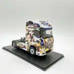 Cabine de camion miniature décorée