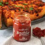 Tomate à tartiner dans un pot