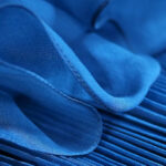 Tissu plissé bleu