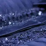 Tissus bleu nuit avec broderie et perles