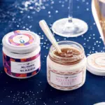 Pot de confiture avec cuillère