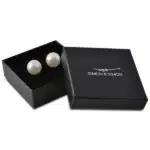 Coffret avec des boucles d'oreilleen perles