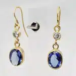 Boucles d'oreilles avec pierre bleue