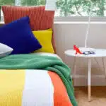 Ensemble coussins et couverture colorés