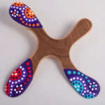 Boomerang à 4 ailes avec quelques parties décorées