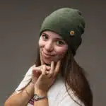 Bonnet kakie sur femme