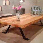 Mobilier en métal et bois, grande table