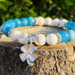 bracelet en perles blanche et bleu