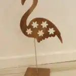 Objets décoratifs en bois : sculpture de flamand rose en bois
