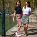 2 filles avec jupes colorées