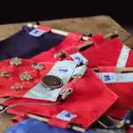 Accessoires ucpyclés - fanion pour accroché les médailles