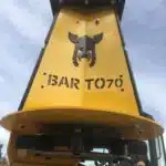 Broyeur - débroussailleuse jaune pour tracteur