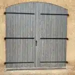 Volet gris fermé