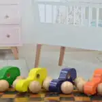 Petite voiture en bois pour enfant