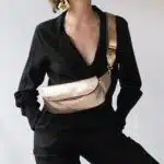 Sac banane en cuir doré