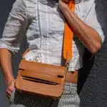sac bandoulière de couleur cognac