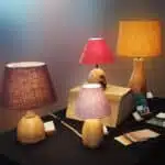 Lampes avec pieds en bois tourné, abat jour en lin