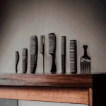 Accessoires de coiffure, différents peignes